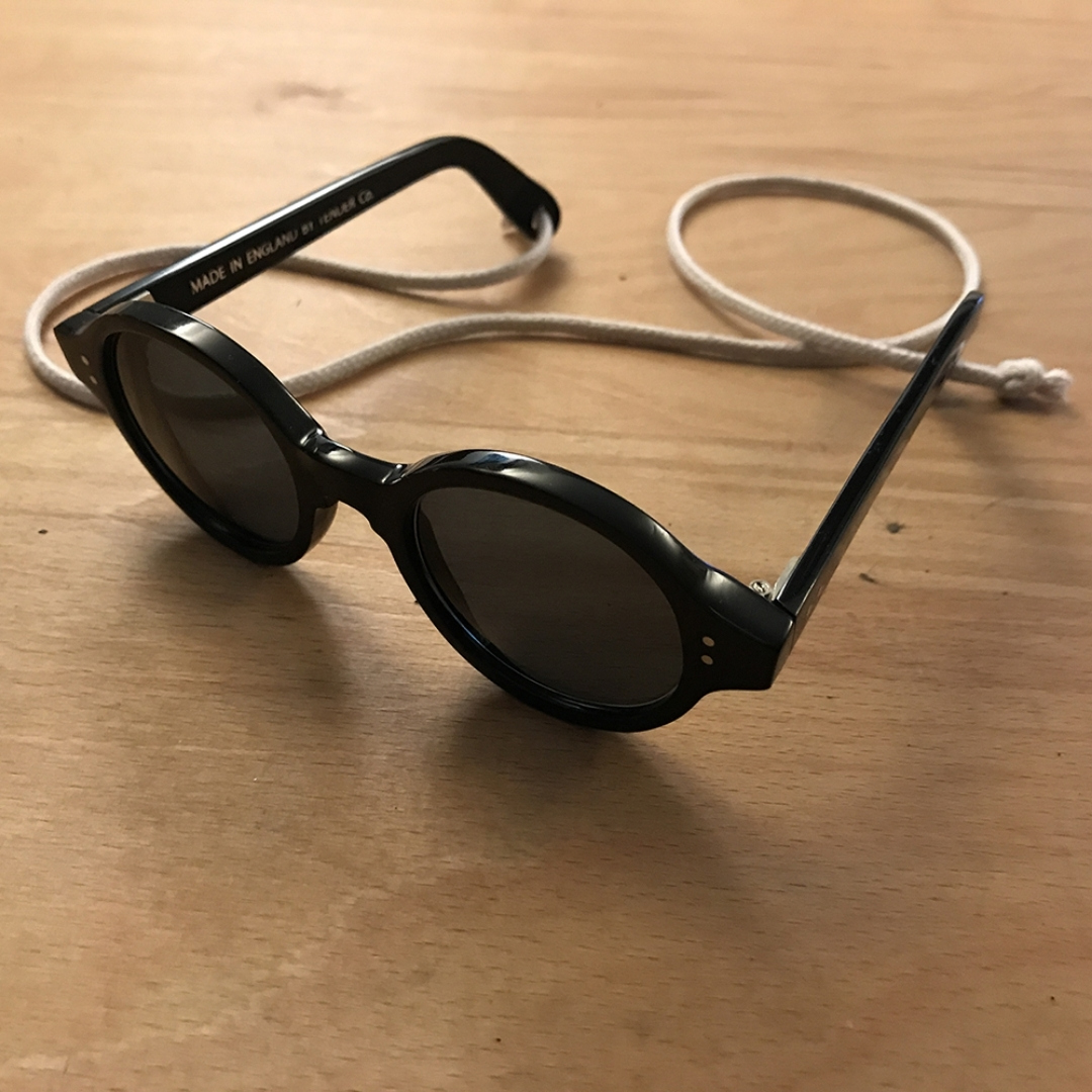 Tender Sunglasses lifestyle logo