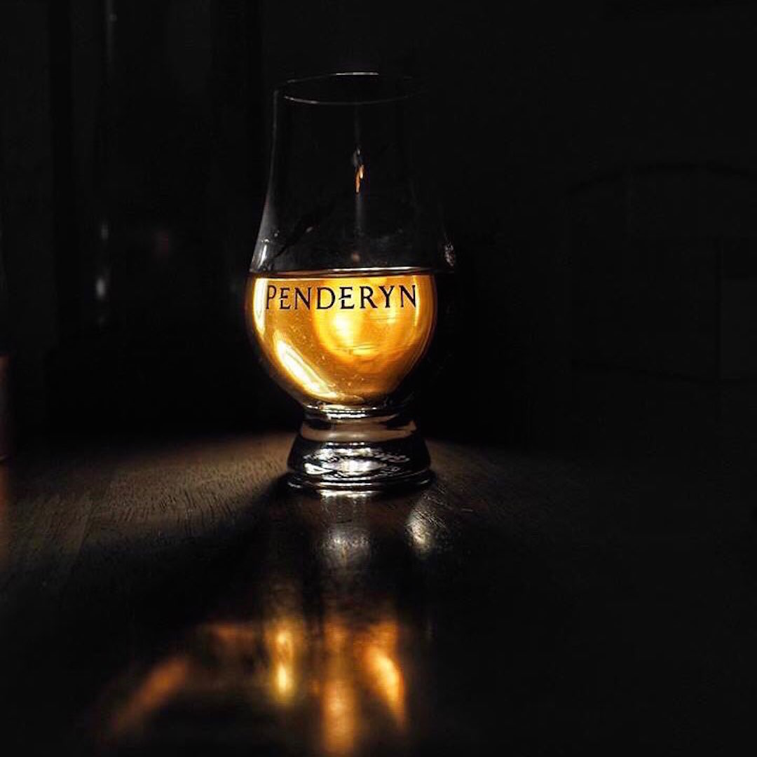 Penderyn Distillery lifestyle logo