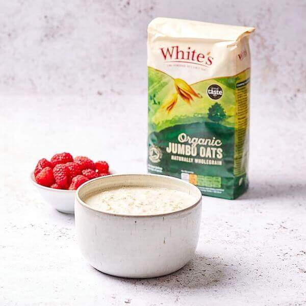 Image of Organic Jumbo Oats made in the UK by White's. Buying this product supports a UK business, jobs and the local community