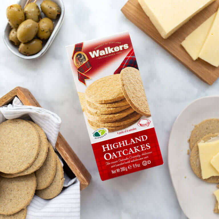 Image of Highland Oatcakes made in the UK by Walkers Shortbread. Buying this product supports a UK business, jobs and the local community